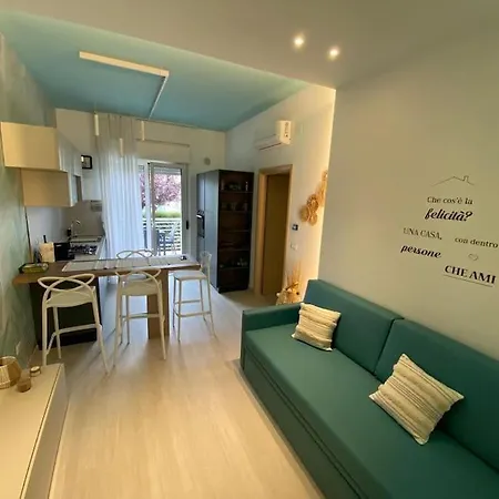Apartment Holidayhomemanetta Two A Un Passo Dal Mare! Pineto