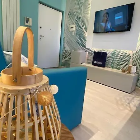 Apartment Holidayhomemanetta Two A Un Passo Dal Mare!